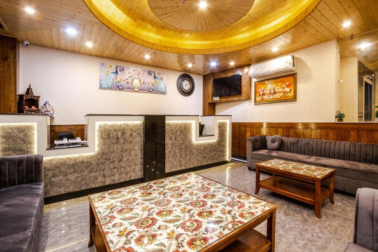Suryansh Regency Manali Centrally Heated Air Cooled With Private Balconies Manāli Εξωτερικό φωτογραφία